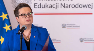 Superwizja jako wsparcie dla nauczycieli? MEN widzi plusy, ale i całą listę minusów