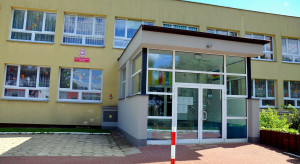 Każdy może wejść do szkoły bez weryfikacji. Sprawdzania nie będzie