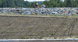 Fotowoltaika na śmietniku. Prąd popłynie ze składowiska odpadów
