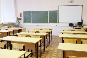 Kiedy nauczyciel ma prawo do odprawy? RIO rozwiewa wątpliwości władz gminy