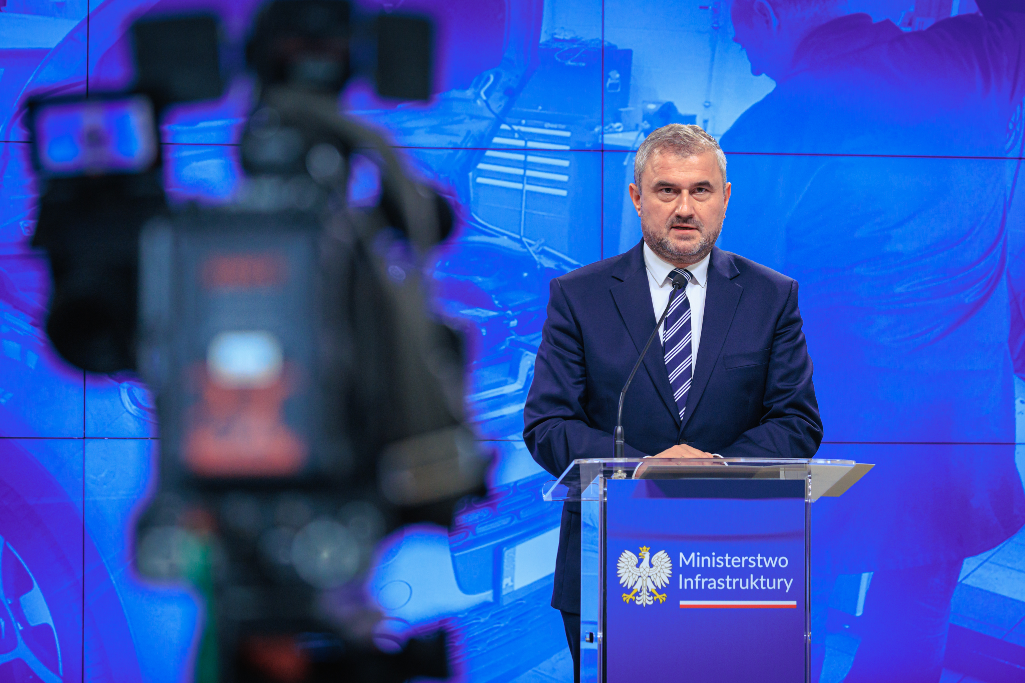 - Projekt nowelizacji ustawy, zawierający zapisy o obowiązku jazdy w kasku dla osób do 16. roku życia, będzie procedowany przez Radę Ministrów we wrześniu br. - informuje Stanisław Bukowiec.