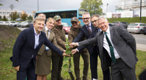 "Kto sadzi drzewa, ten sadzi nadzieję". Symboliczne drzewko posadzone podczas PRECOP w Katowicach