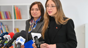 Osoby z niepełnosprawnościami czekają na asystentów. Projekt znów zalicza opóźnienie