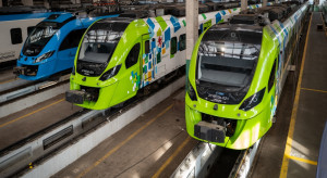 Pędzą 160 km/h, a ich wyposażenie może ratować życie. Samorząd kupił nowe pociągi