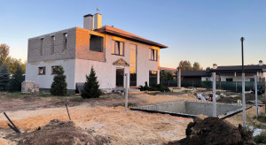 Zawieszenie kar za opóźnienia w decyzjach zabudowy. Projekt nowych przepisów w Sejmie