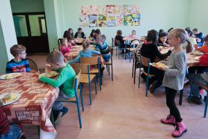 Nie ma szans na bezpłatne obiady dla wszystkich uczniów. Samorządy nie udźwigną kosztów