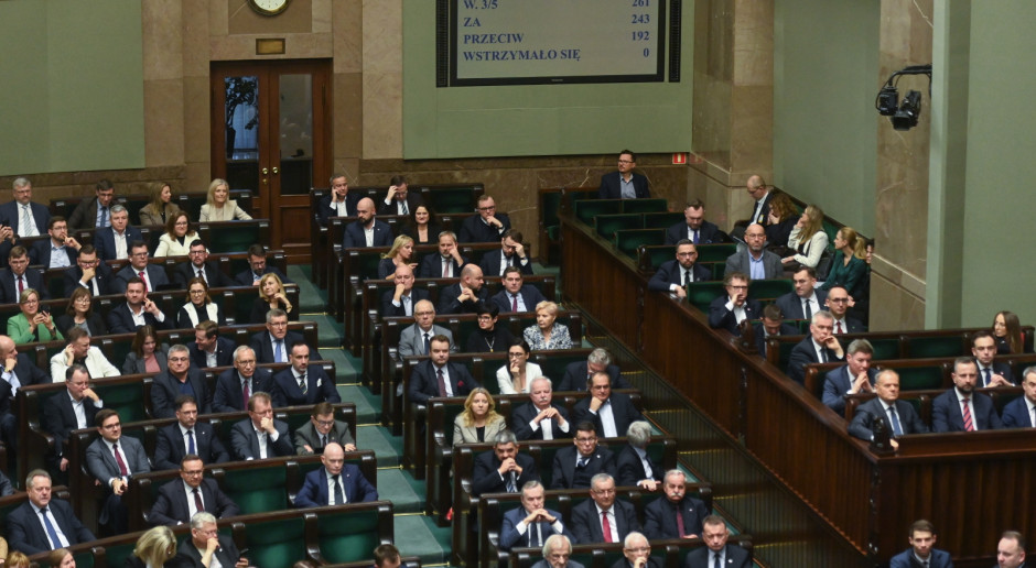 wide Sejm uchwalił budżet na 2026 r. — 271 mld zł deficytu i rekordowe wydatki na obronę narodową