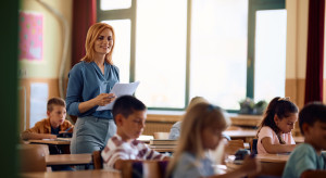 MEN forsuje zmiany w szkołach. Nauczyciele ostrzegają przed eksperymentami na dzieciach