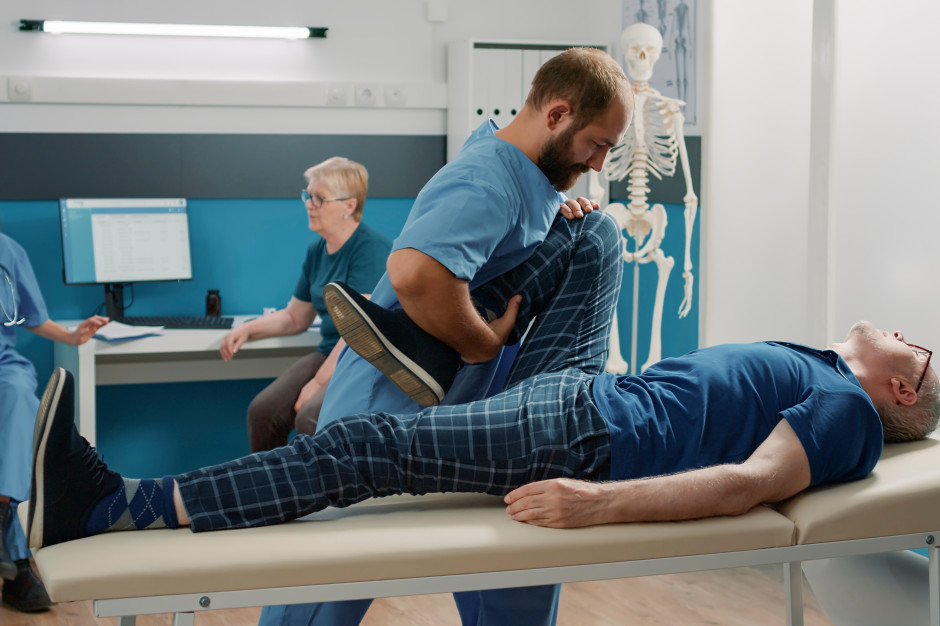 Fizjoterapeuta i pielęgniarka wystawią L4. Rewolucja w