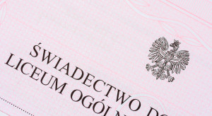 Uczniowie dostaną inne świadectwa. MEN wprowadza nowości
