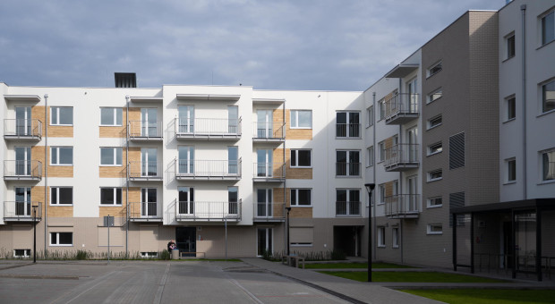 Dodatkowa ewidencja najmu mieszkań, kontrole i wysokie kary. "Ta ustawa jest nieludzka"