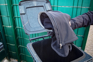 Oddanie ubrań powinno być tak łatwe, jak oddanie baterii. ROP może domknąć tę lukę