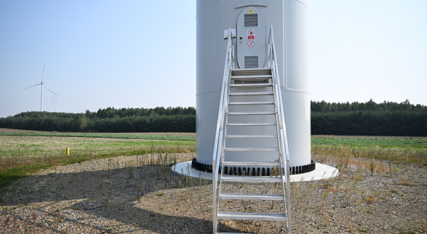 Nie prawo ani grunty. Dezinformacja blokuje dziś większość projektów OZE w Polsce