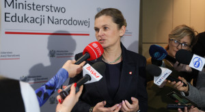 Uczniowie odetchną z ulgą. MEN wycofuje się z rygorystycznych zasad w szkole