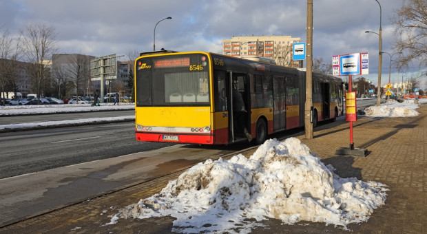 Resort funduszy wziął się za organizację transportu. "Mnożenie bytów ponad potrzeby"