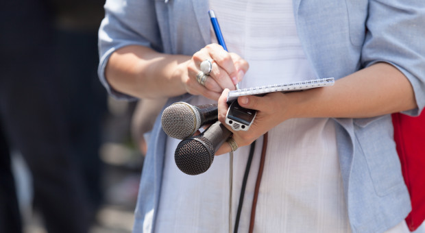 Samorządy bronią swoich mediów i odpowiadają RPO. "Krzywdzące tezy, kneblowanie JST"