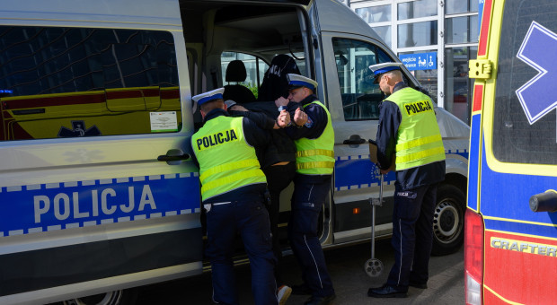 Policja chce obowiązku tworzenia izb wytrzeźwień przez samorządy. "Mamy wytrych, a nie system”