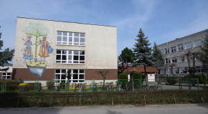 Więcej samorządów dostanie wsparcie na ocieplanie szkół. NFOŚiGW dosypuje pieniędzy