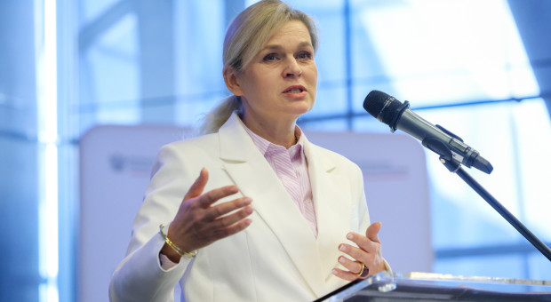 Ministra edukacji podpisała nowe podstawy programowe dla szkół podstawowych i przedszkoli