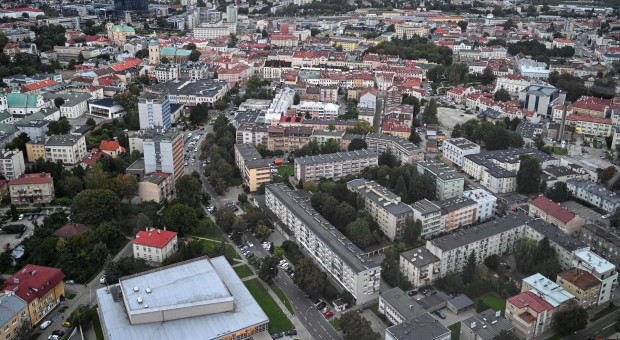 Ważny projekt pod ostrzałem. "Parastruktura administracyjna, półformalny szczebel zarządzania"
