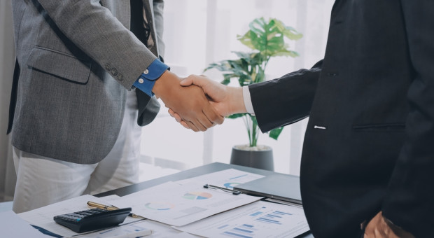 Zmowy cenowe w zamówieniach. Dziesiąty przetarg, dwie oferty, a ceny „wystrzelone” w kosmos