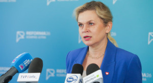 Zakaz telefonów w szkołach już od 1 września. "Decyzja przyspieszona"