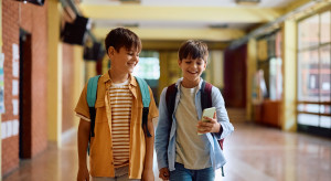 Od września koniec z telefonami w szkołach. Za złamanie zakazu uczniom grożą kary