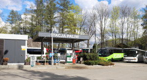 Gminy apelują do ministrów. Chcą rekompensat pokrywających wzrost cen paliw