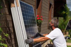 Do 28 000 zł na panele słoneczne i magazyny energii. Nabór wniosków już trwa