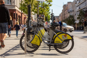 Nextbike testuje nowy model współpracy. W niektórych miastach się sprawdził. O zrównoważonym transporcie publicznym na EEC 2026