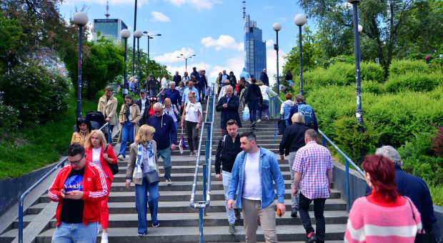 Samorządy tracą kompetencje i pieniądze. Debata o decentralizacji na EEC 2026