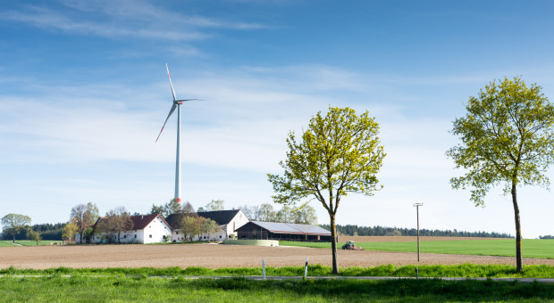 Fundusz partycypacyjny zamiast prosumenta wirtualnego. MKiŚ proponuje 20 tys. zł za MW dla sąsiadów turbin