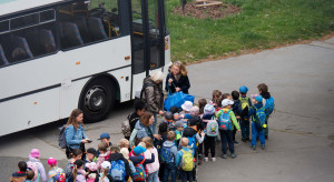 Nauczyciele z potrójną pensją. Samorządy obawiają się chaosu i kosztów