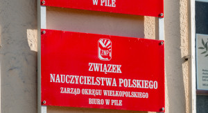 Prezes ZNP: podwyżki dla nauczycieli uratowały płace, ale nie rozwiązały problemów szkoły