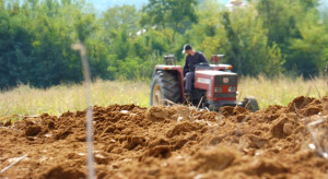 Ustawa ma porządkować relacje sąsiedzkie na wsi. Powiaty obawiają się, że będzie problem