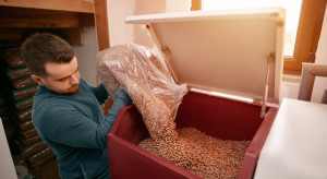 Pellet dwa razy droższy od pompy ciepła. Wyliczyli roczne koszty ogrzewania domów
