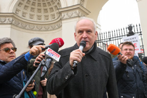 Szpitale powiatowe na krawędzi. Grozi im czarny scenariusz