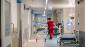 Szpitale zaczynają tracić płynność finansową. Rachunek będą musiały zapłacić powiaty