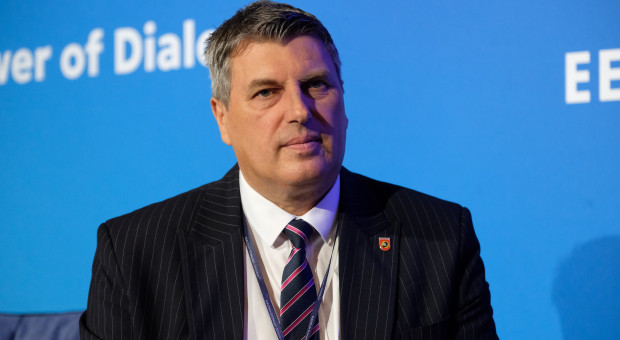 Luka oświatowa rośnie. "Niech nauczycielom płaci budżet państwa, jak policjantom i strażakom"