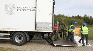 Rząd nie zrobi zapasów na trzy dni dla ludności. Szykuje nowy program