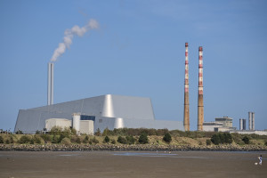 Spalarnie odpadów pod presją. KIGO chce „ciepła odpadowego” i zmian w recyklingu