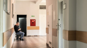 NFZ wstrzyma płatności przez błędy systemu. Nowe przepisy uderzą w szpitale