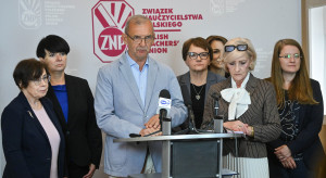 Stres niszczy polskich nauczycieli. Ponad 80 proc. odczuwa fizyczny ból wychodząc do pracy