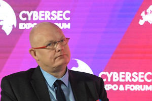Wójt, burmistrz i prezydent odpowiadają za cyberbezpieczeństwo. Surowe kary za niedopatrzenia
