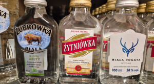 100 zł za małpki. Zamiast do gmin środki pójdą na NFZ