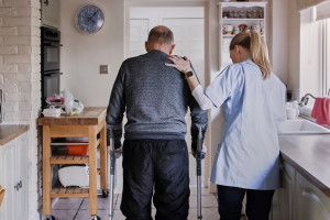 Usługi opiekuńcze dla seniorów. Gminy będą musiały działać według jednolitych reguł
