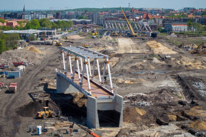 Rozbiorą stary wiadukt kolejowy i zbudują od nowa. Pociągi pojadą sześcioma torami