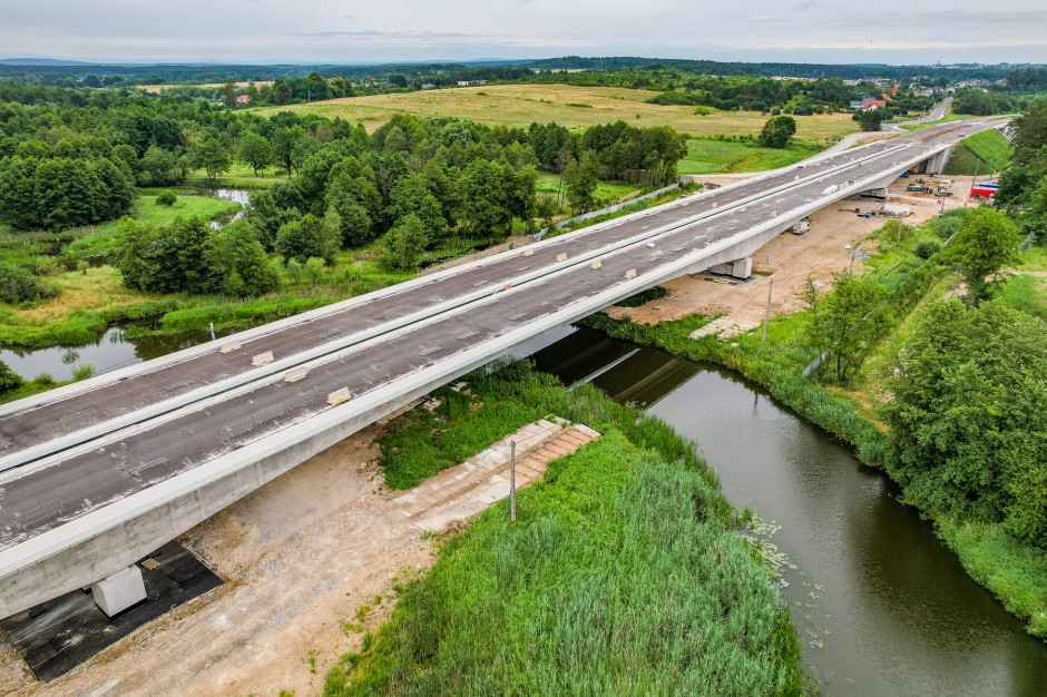 Najdłuższa estakada zostanie otwarta w 2026 r. Pół kilometra wygodnej jazdy nad wodą