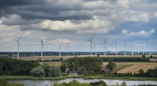 Polska traci zieloną energię. Ciepłownie mogą odebrać nadwyżki z OZE i obniżyć koszty