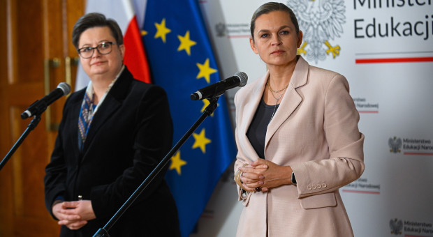 Burza wokół bezpłatnego e-Dziennika. "Kto zapłaci nauczycielom za podwójną pracę?"